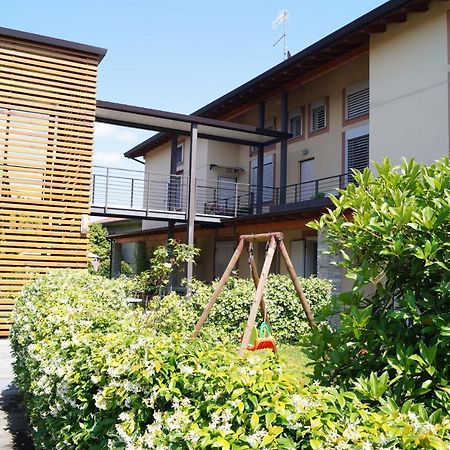 Charme Lake Loft Ispra Bagian luar foto