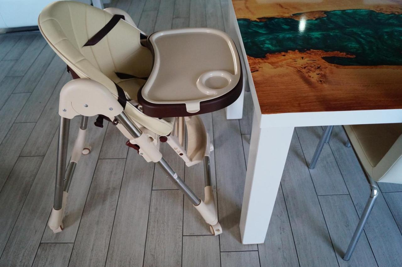 Charme Lake Loft Ispra Bagian luar foto